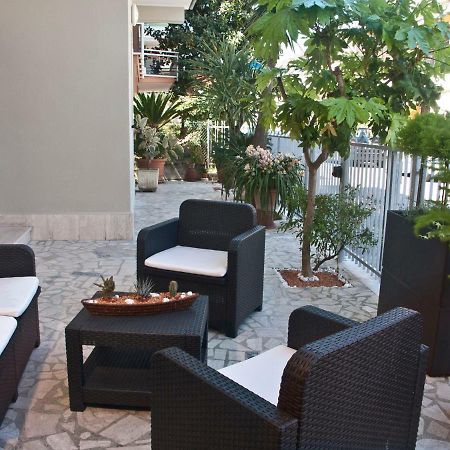 Alba D'Abruzzo Bed And Breakfast 阿尔巴·阿德里亚蒂卡 外观 照片